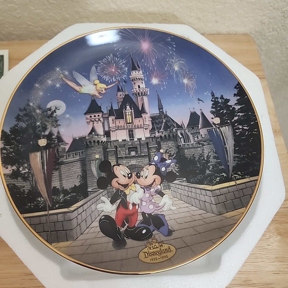 Disneyland's 40th Anniversary Plate " Sleeping Beauty Castle" Plate 9654H